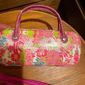 Tommy Bahama Kids eye/sun glasses case with “got milk” eyeglasses